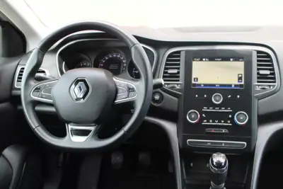 Renault Mégane 2020 - 13990 EUR, 180000 km - AUTO.MOTO.pt - 180000km - foto 17 de 29