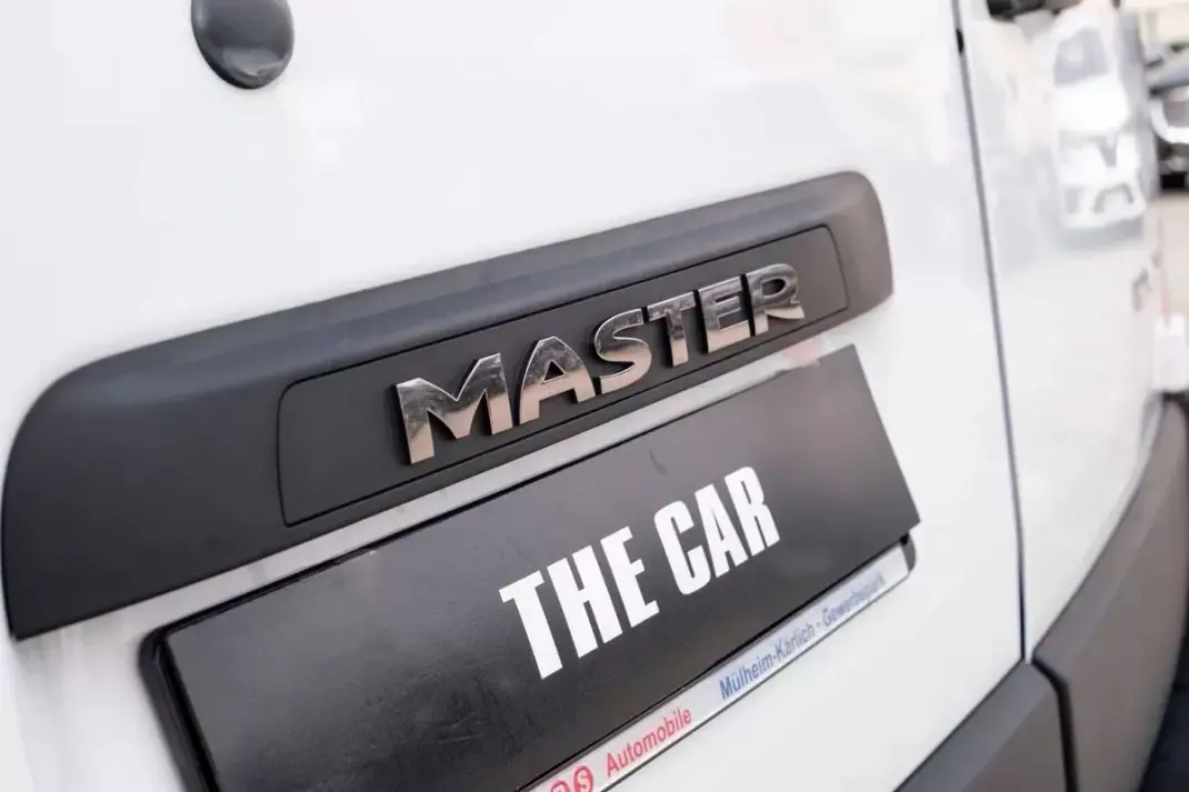 Renault MASTER 2.2DCI CAIXA ABERTA 2023 - 22750 EUR, 166000 km - AUTO.MOTO.pt - 166000km - foto 18 de 20