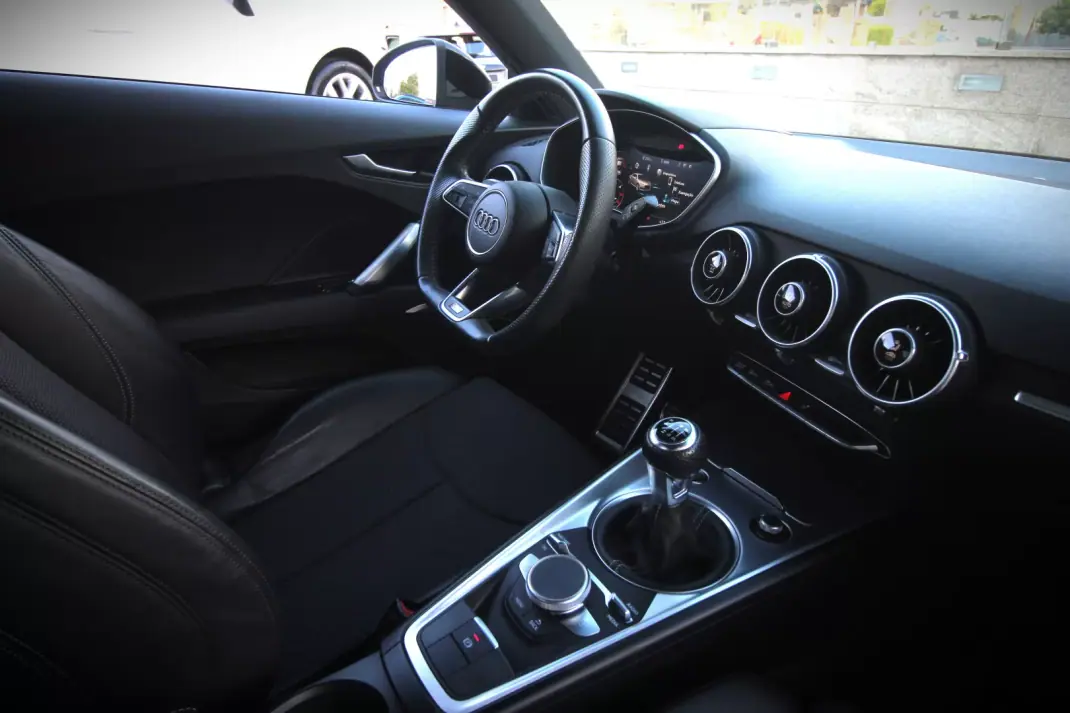 Audi TT Roadster 2015 - 23990 EUR, 151000 km - 151000km - foto 47 de 47
