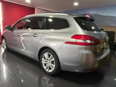 Peugeot 308 SW 2014 - 10500 EUR, 193489 km - AUTO.MOTO.pt - 193489km - foto 4 de 21