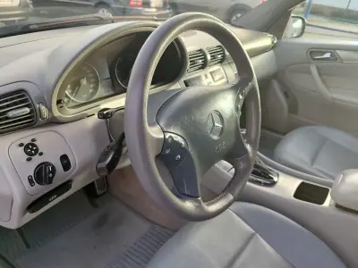 Mercedes-Benz C 220 2005 - 6900 EUR, 382000 km - AUTO.MOTO.pt - 382000km - foto 17 de 19