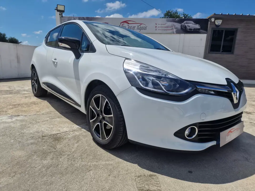 Renault Clio 2014 - 10490 EUR, 118020 km - AUTO.MOTO.pt - 118020km - foto 3 de 36