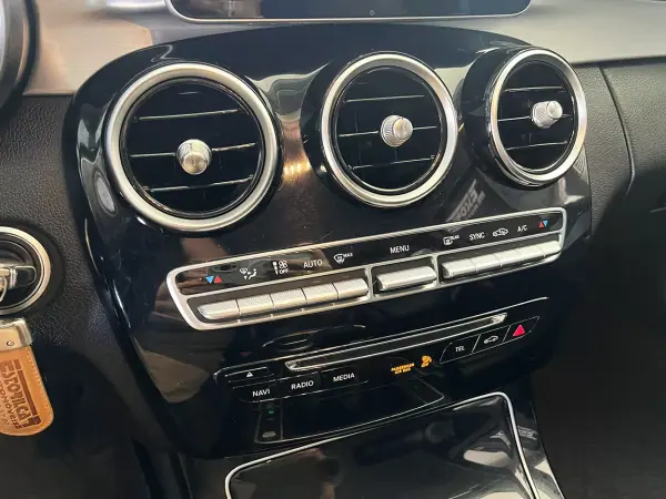 Mercedes-Benz C 200 2015 - 15900 EUR, 229781 km - AUTO.MOTO.pt - 229781km - foto 13 de 23