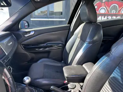 Alfa Romeo Giulietta 2011 - 6900 EUR, 220000 km - AUTO.MOTO.pt - 220000km - foto 14 de 29