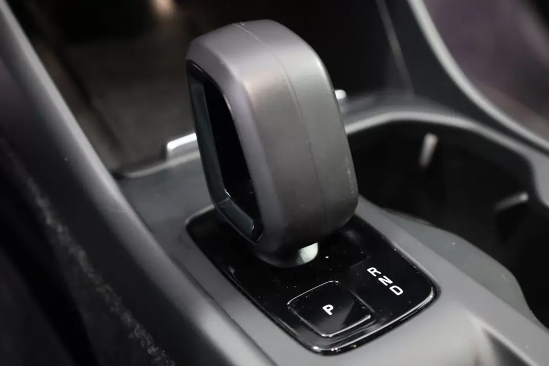 Volvo XC 40 2022 - 28990 EUR, 98750 km - AUTO.MOTO.pt - 98750km - foto 43 de 51