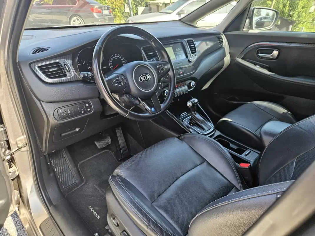 Kia Carens 2018 - 17700 EUR, 104900 km - 104900km - foto 9 de 52