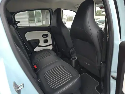 Renault Twingo 2023 - 14750 EUR, 27700 km - AUTO.MOTO.pt - 27700km - foto 30 de 32