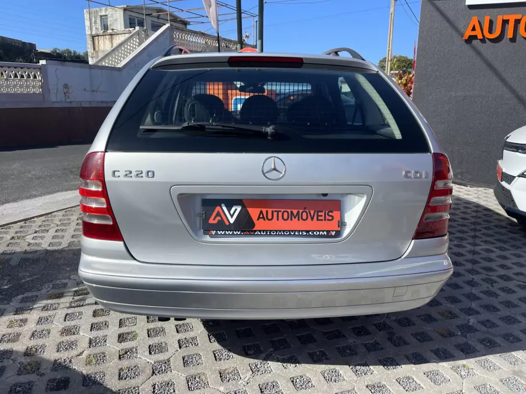 Mercedes-Benz C 220 2004 - 6950 EUR, 331544 km - AUTO.MOTO.pt - 331544km - foto 6 de 12