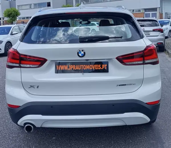 BMW X1 2021 - 23490 EUR, 59200 km - AUTO.MOTO.pt - 59200km - foto 8 de 20