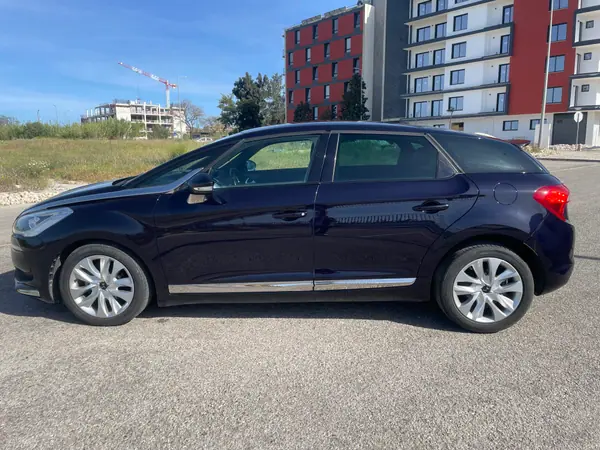DS DS5 2016 - 11200 EUR, 164500 km - AUTO.MOTO.pt - 164500km - foto 3 de 4