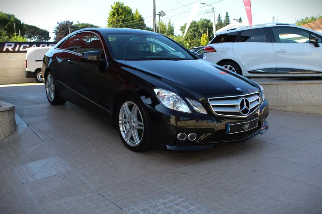 Mercedes-Benz E 250 2010 - 14990 EUR, 225000 km - 225000km - foto 3 de 31