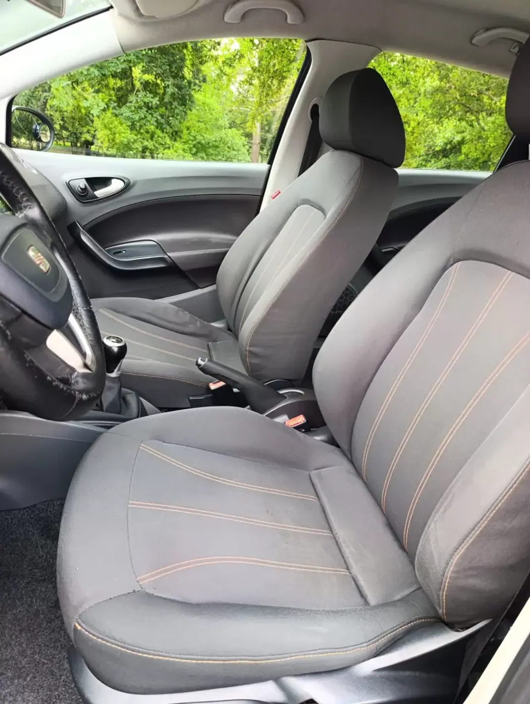 SEAT Ibiza ST 2011 - 4000 EUR, 209000 km - AUTO.MOTO.pt - 209000km - foto 10 de 12