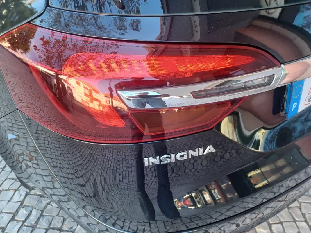 Opel Insignia Sports Tourer 2015 - 10890 EUR, 107586 km - 107586km - foto 28 de 35