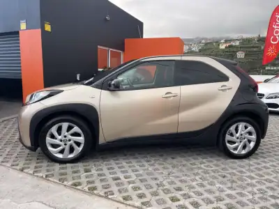 Toyota Aygo 2023 - 18950 EUR, 51990 km - AUTO.MOTO.pt - 51990km - foto 4 de 12