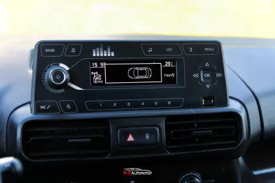 Peugeot Partner 1.5 BlueHDI Pro Longa 3L 2021 - 14750 EUR, 113000 km - AUTO.MOTO.pt - 113000km - foto 17 de 22