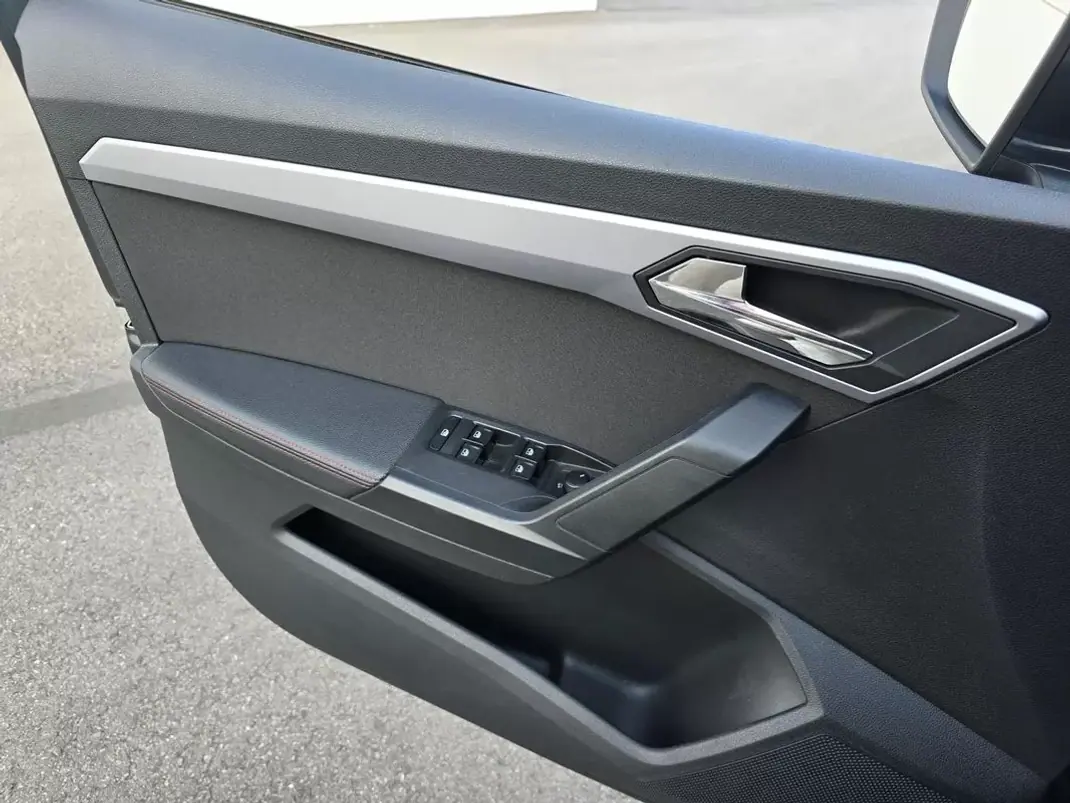 SEAT Arona 2020 - 14500 EUR, 61900 km - AUTO.MOTO.pt - 61900km - foto 40 de 42