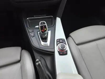 BMW 320 2012 - 13900 EUR, 320000 km - AUTO.MOTO.pt - 320000km - foto 33 de 37