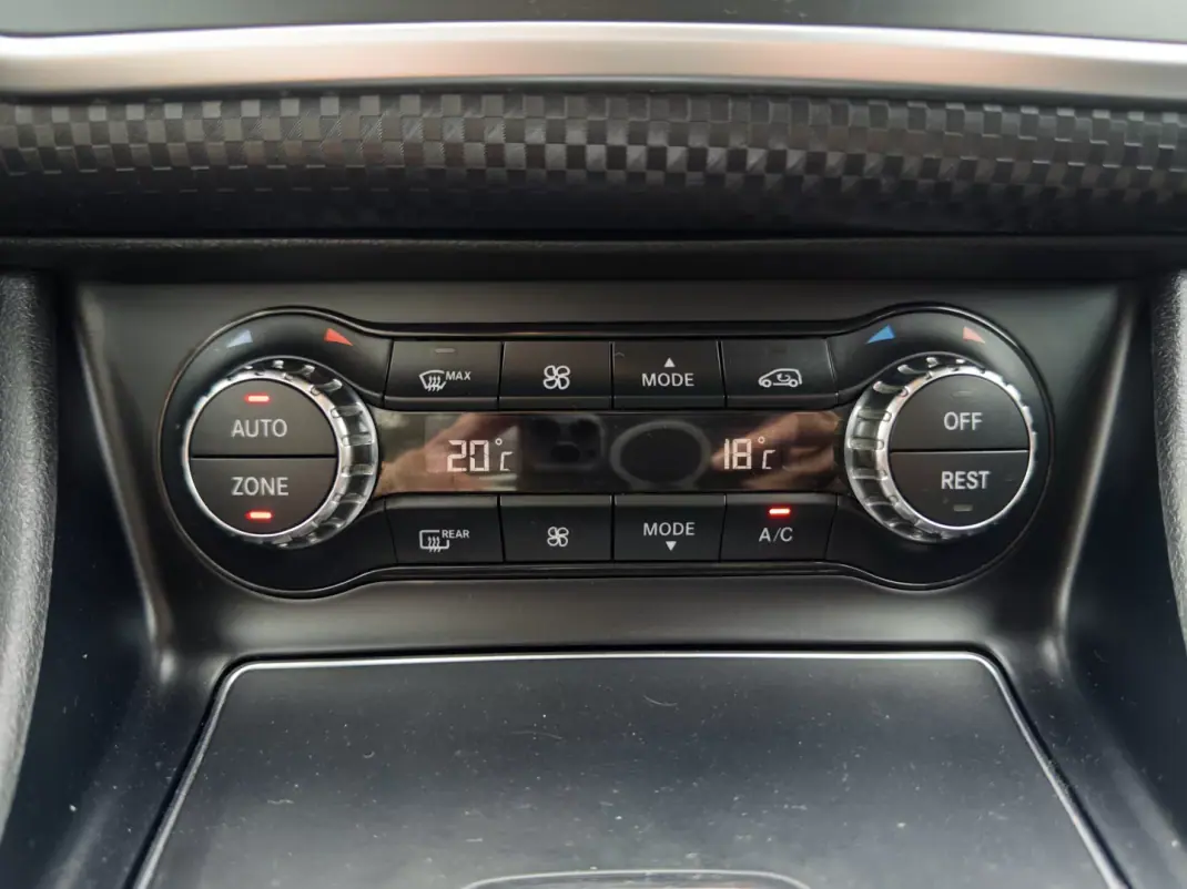 Mercedes-Benz A 180 2017 - 16990 EUR, 166000 km - AUTO.MOTO.pt - 166000km - foto 27 de 36