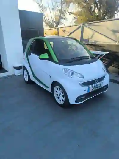 Smart ForTwo Coupé 2014 - 7900 EUR, 26400 km - AUTO.MOTO.pt - 26400km - foto 4 de 4