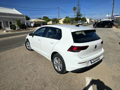 Volkswagen Golf 2022 - 20950 EUR, 49524 km - AUTO.MOTO.pt - 49524km - foto 4 de 10