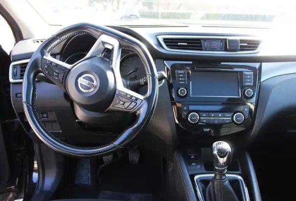 Nissan Qashqai 2018 - 19990 EUR, 87000 km - AUTO.MOTO.pt - 87000km - foto 20 de 37