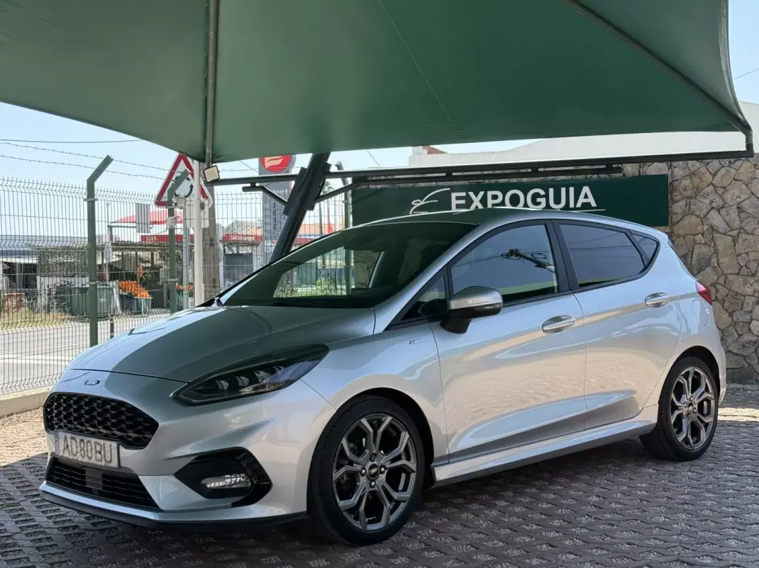 Ford Fiesta 2020 - 14900 EUR, 54422 km - AUTO.MOTO.pt - 54422km - foto 1 de 15