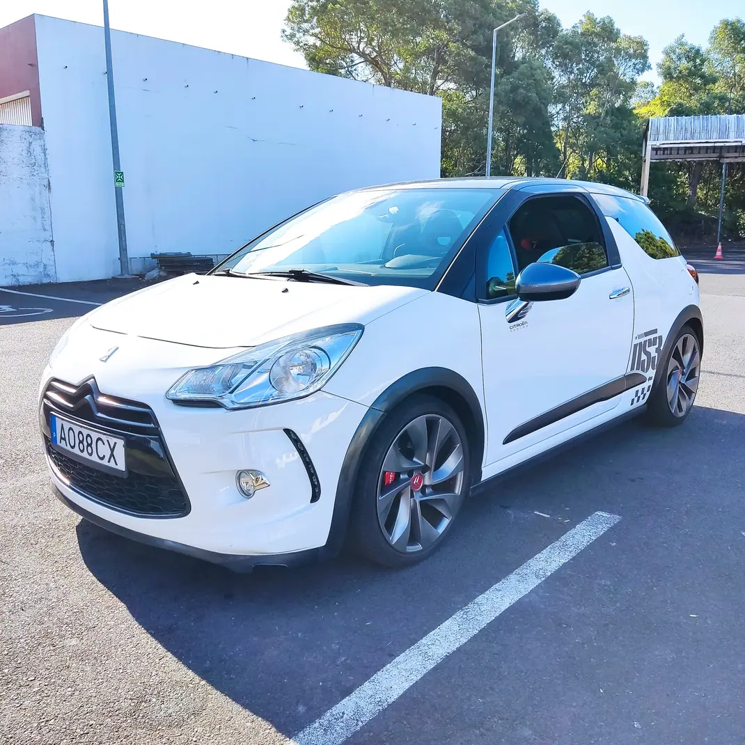 Citroën DS3 2011 - 12000 EUR, 73000 km - 73000km - foto 9 de 14