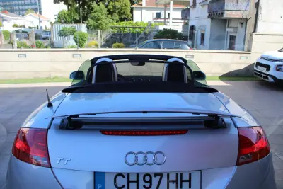 Audi TT Roadster 2009 - 12990 EUR, 216600 km - AUTO.MOTO.pt - 216600km - foto 8 de 28