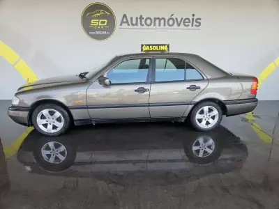 Mercedes-Benz C 180 1993 - 3500 EUR, 180000 km - AUTO.MOTO.pt - 180000km - foto 2 de 12