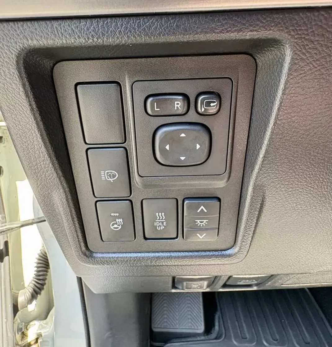 Toyota Land Cruiser 2017 - 67500 EUR, 149504 km - AUTO.MOTO.pt - 149504km - foto 20 de 42