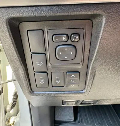 Toyota Land Cruiser 2017 - 67500 EUR, 149504 km - AUTO.MOTO.pt - 149504km - foto 20 de 42