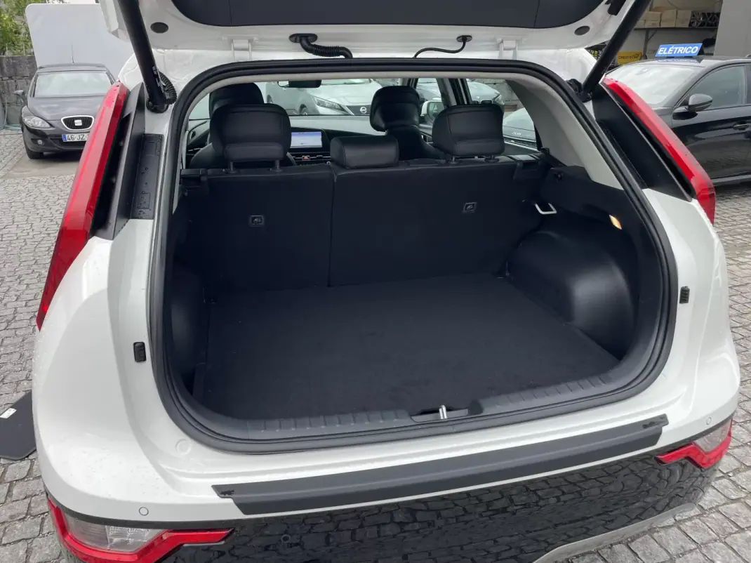 Kia Niro EV 2022 - 25850 EUR, 52642 km - AUTO.MOTO.pt - 52642km - foto 20 de 44