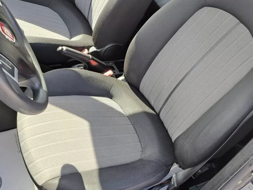 Fiat Punto 2017 - 8900 EUR, 69772 km - AUTO.MOTO.pt - 69772km - foto 16 de 39