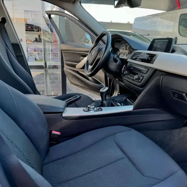 BMW 318 2013 - 14500 EUR, 225000 km - AUTO.MOTO.pt - 225000km - foto 8 de 16