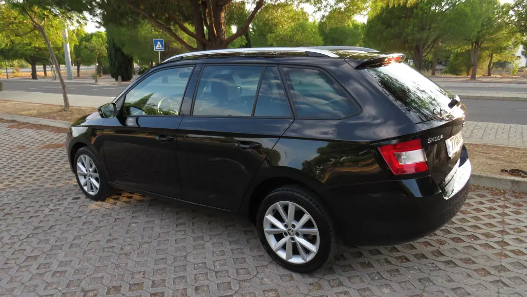 Skoda Fabia Break 2015 - 11800 EUR, 116000 km - 116000km - foto 9 de 29