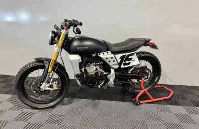 2022 - 5750 EUR, 5500 km - AUTO.MOTO.pt - 5500km - foto 24 de 27