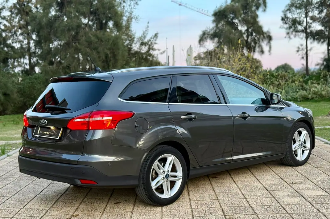 Ford Focus SW 2018 - 11901 EUR, 159999 km - AUTO.MOTO.pt - 159999km - foto 2 de 8