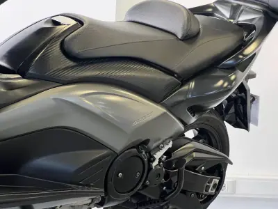 Yamaha TMAX 2015 - 8990 EUR, 25000 km - AUTO.MOTO.pt - 25000km - foto 24 de 26