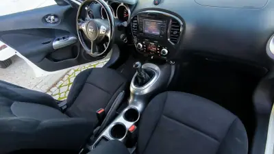 Nissan Juke 2011 - 10750 EUR, 117750 km - AUTO.MOTO.pt - 117750km - foto 10 de 10