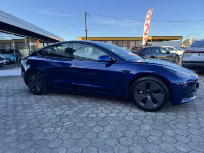 Tesla Model 3 2021 — foto 5 de 33