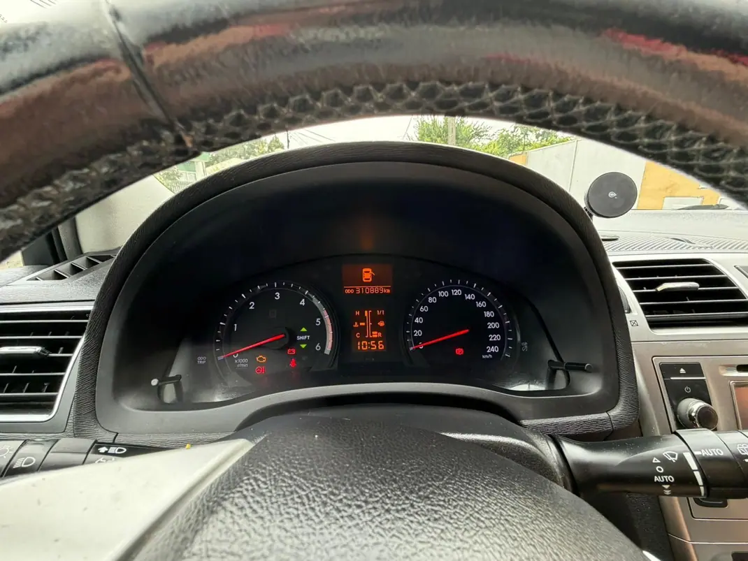 Toyota Avensis SW 2012 - 8000 EUR, 132000 km - 132000km - foto 5 de 8