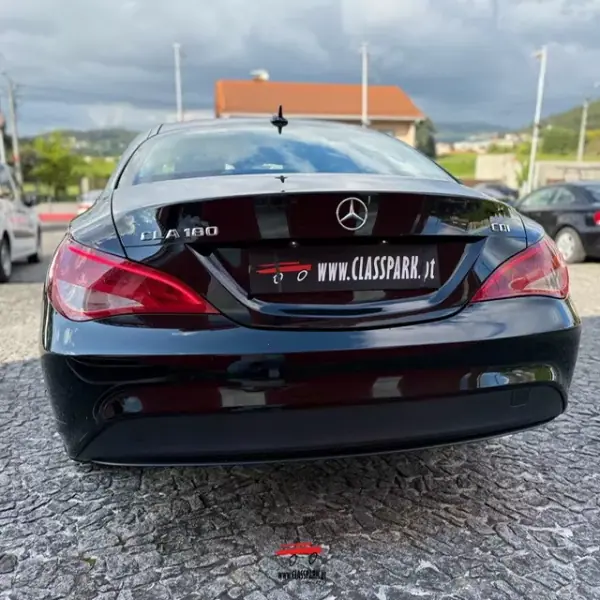 Mercedes-Benz CLA 180 2015 - 16500 EUR, 184000 km - AUTO.MOTO.pt - 184000km - foto 16 de 22