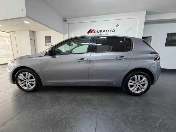 Peugeot 308 2017 - 10990 EUR, 131446 km - AUTO.MOTO.pt - 131446km - foto 3 de 21