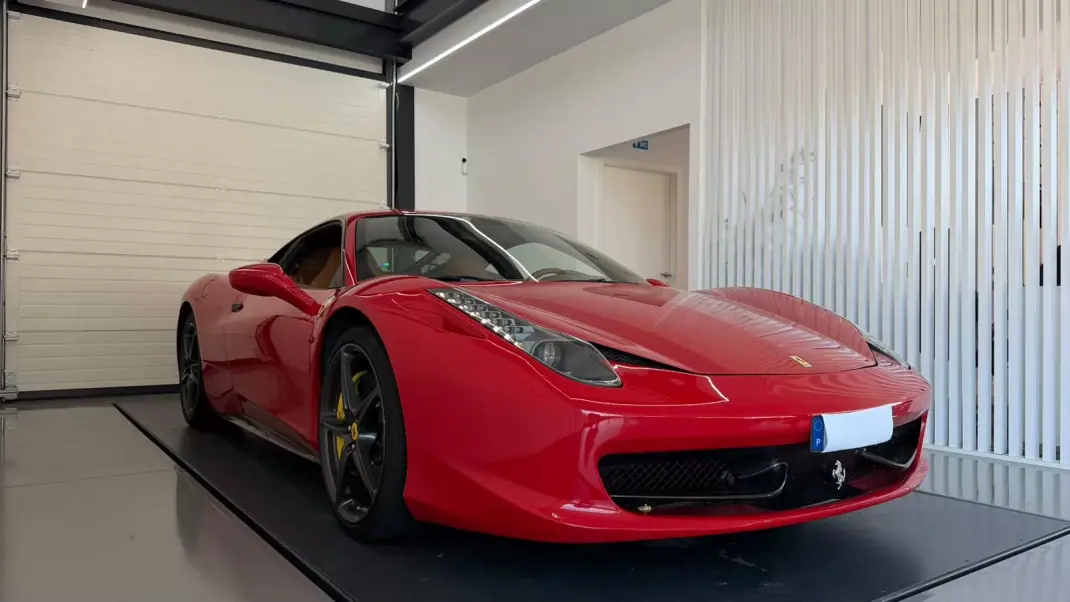 Ferrari 458 Italia 2012 - 214999 EUR, 93159 km - 93159km - foto 5 de 25
