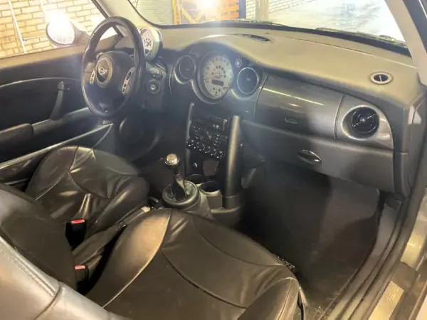 MINI Cooper S 2004 - 9990 EUR, 191662 km - AUTO.MOTO.pt - 191662km - foto 12 de 18