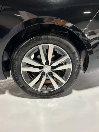 Peugeot 308 SW 2018 - 11500 EUR, 155853 km - AUTO.MOTO.pt - 155853km - foto 36 de 38