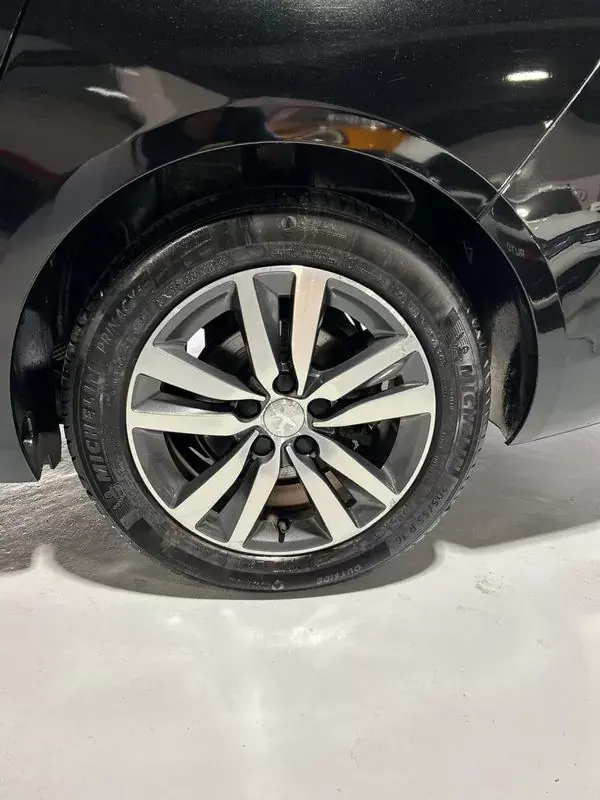 Peugeot 308 SW 2018 - 11500 EUR, 155853 km - AUTO.MOTO.pt - 155853km - foto 36 de 38
