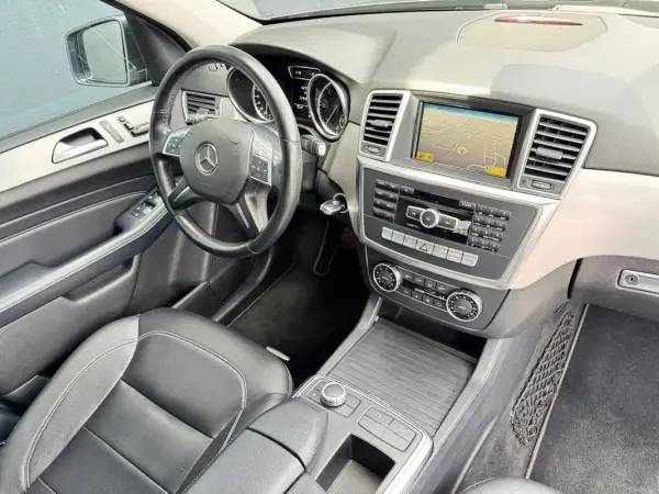 Mercedes-Benz ML 250 2012 - 24850 EUR, 179926 km - AUTO.MOTO.pt - 179926km - foto 20 de 31