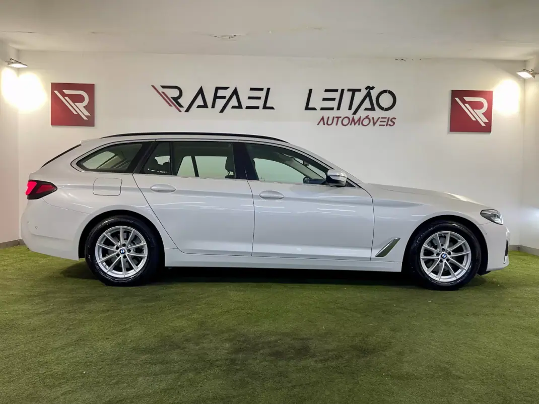 BMW 520 2023 - 31500 EUR, 119000 km - AUTO.MOTO.pt - 119000km - foto 6 de 44
