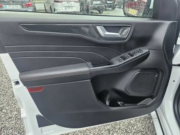Ford Kuga 2022 - 17800 EUR, 129800 km - AUTO.MOTO.pt - 129800km - foto 23 de 49